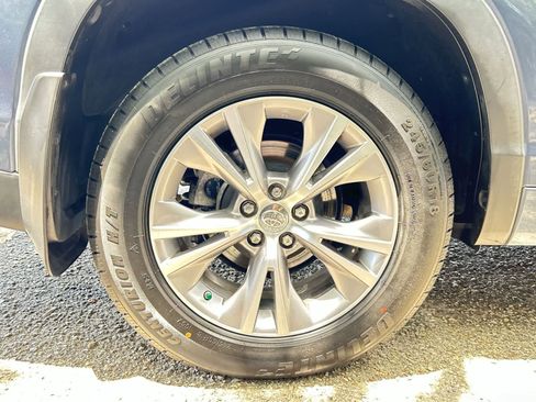 Used 2015 Toyota Highlander Plus AWD/4WD image 5