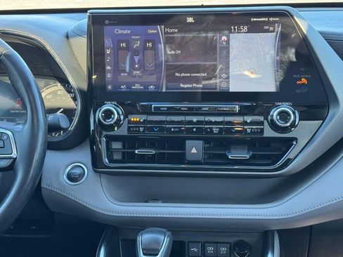 Certified 2021 Toyota Highlander Limited image 15