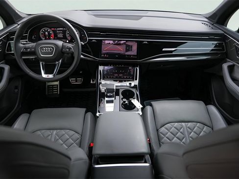 Used 2024 Audi SQ7 Prestige w/ Prestige Package image 30