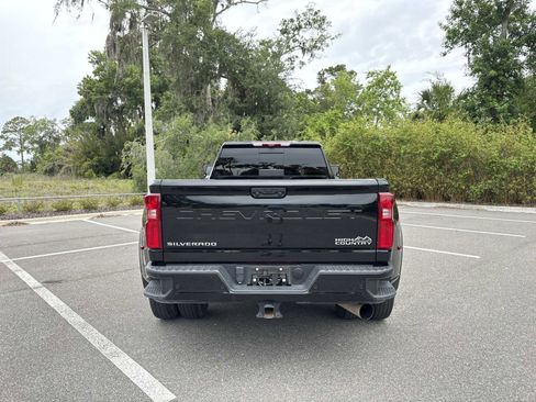 Used 2024 Chevrolet Silverado 3500 High Country w/ High Country Premium Package AWD/4WD image 4