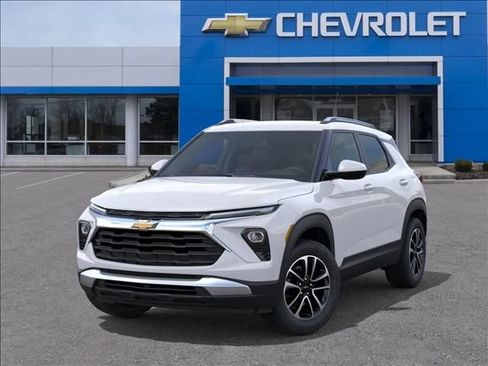 New 2026 Chevrolet TrailBlazer LT w/ Convenience Package FWD image 6