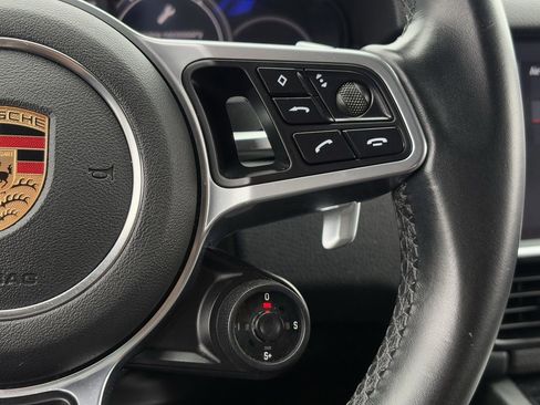 Used 2020 Porsche Cayenne image 17