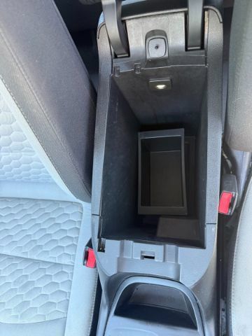 Used 2021 Chevrolet Equinox LS FWD image 12