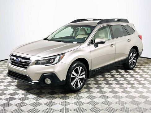 Used 2018 Subaru Outback 2.5i Limited image 3