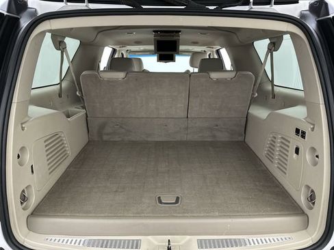 Used 2019 Cadillac Escalade ESV Luxury AWD/4WD image 24