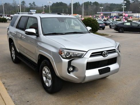 Used 2024 Toyota 4Runner SR5 Premium image 7