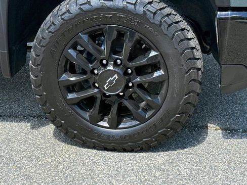 Used 2025 Chevrolet Silverado 2500 LTZ w/ LTZ Plus Package AWD/4WD image 7