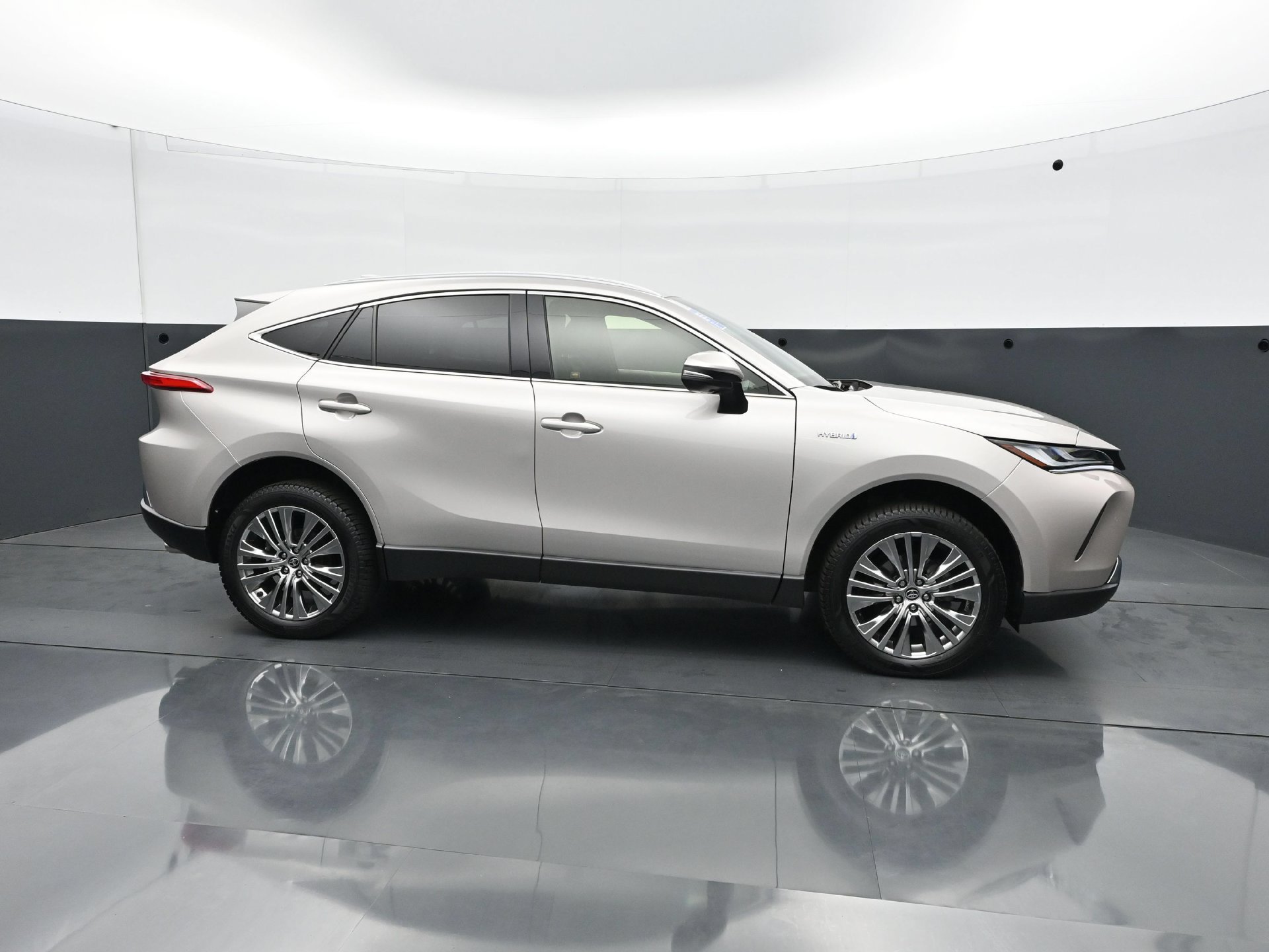 Used 2021 Toyota Venza Limited w/ Advanced Technology Package AWD/4WD image 8