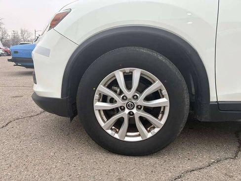 Used 2020 Nissan Rogue SV FWD image 14