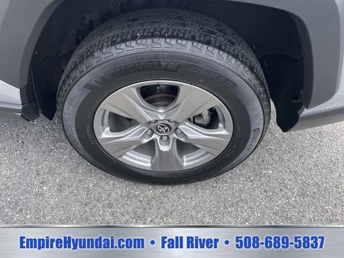 Used 2025 Toyota RAV4 XLE AWD/4WD image 13