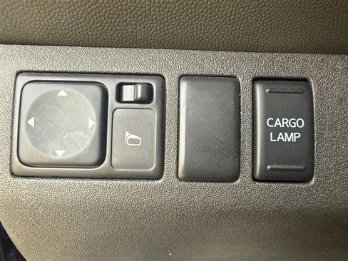 Used 2013 Nissan Frontier Desert Runner image 17