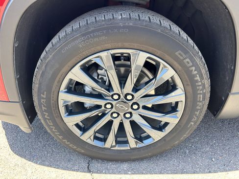 Used 2023 Chevrolet Traverse RS FWD image 8
