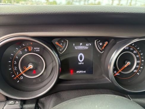 Used 2021 Jeep Gladiator Sport AWD/4WD image 7