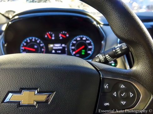 Used 2023 Chevrolet Traverse LS w/ Safety Package image 20