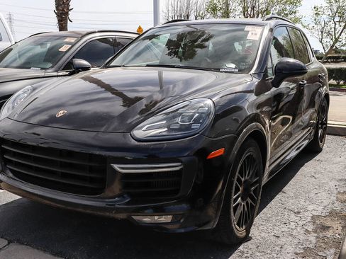 Used 2016 Porsche Cayenne GTS w/ Premium Package Plus image 8