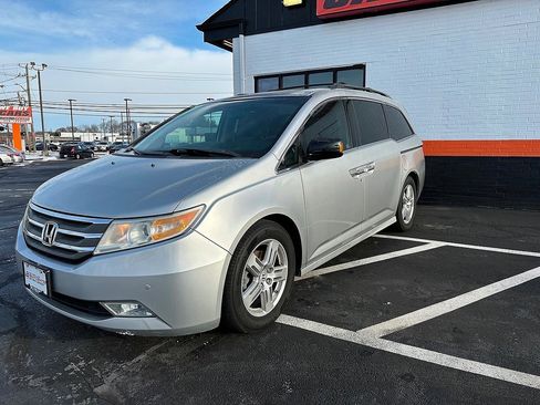 Used 2012 Honda Odyssey Touring image 2