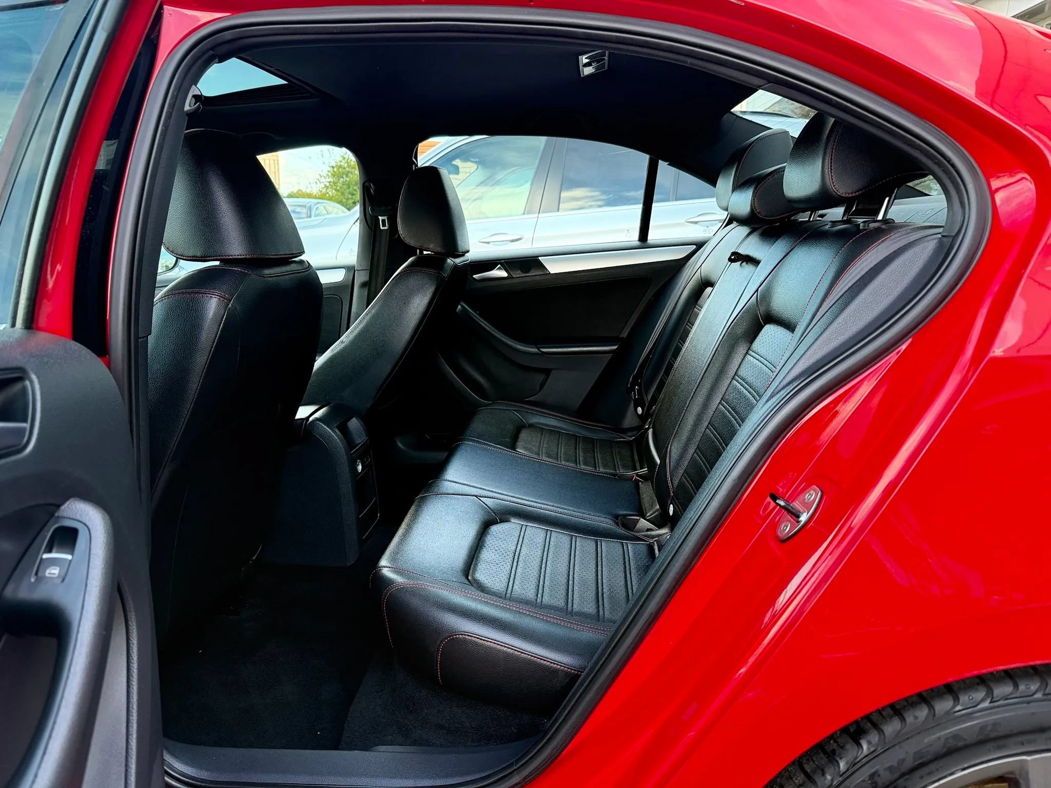 Used 2013 Volkswagen Jetta GLI Autobahn FWD image 29
