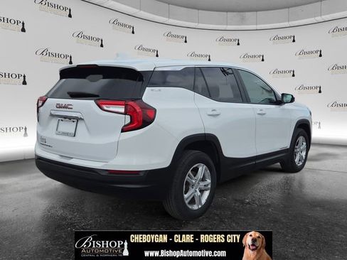 Used 2024 GMC Terrain SLE w/ LPO, Floor Liner Package FWD image 21