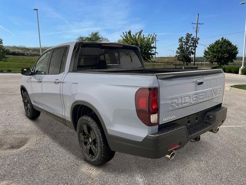 New 2026 Honda Ridgeline Black Edition image 3