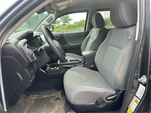 Used 2022 Toyota Tacoma SR AWD/4WD image 7
