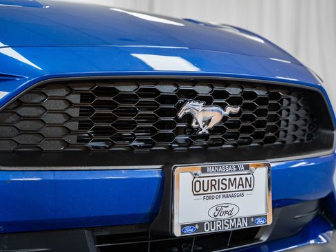 Certified 2022 Ford Mustang Coupe image 7