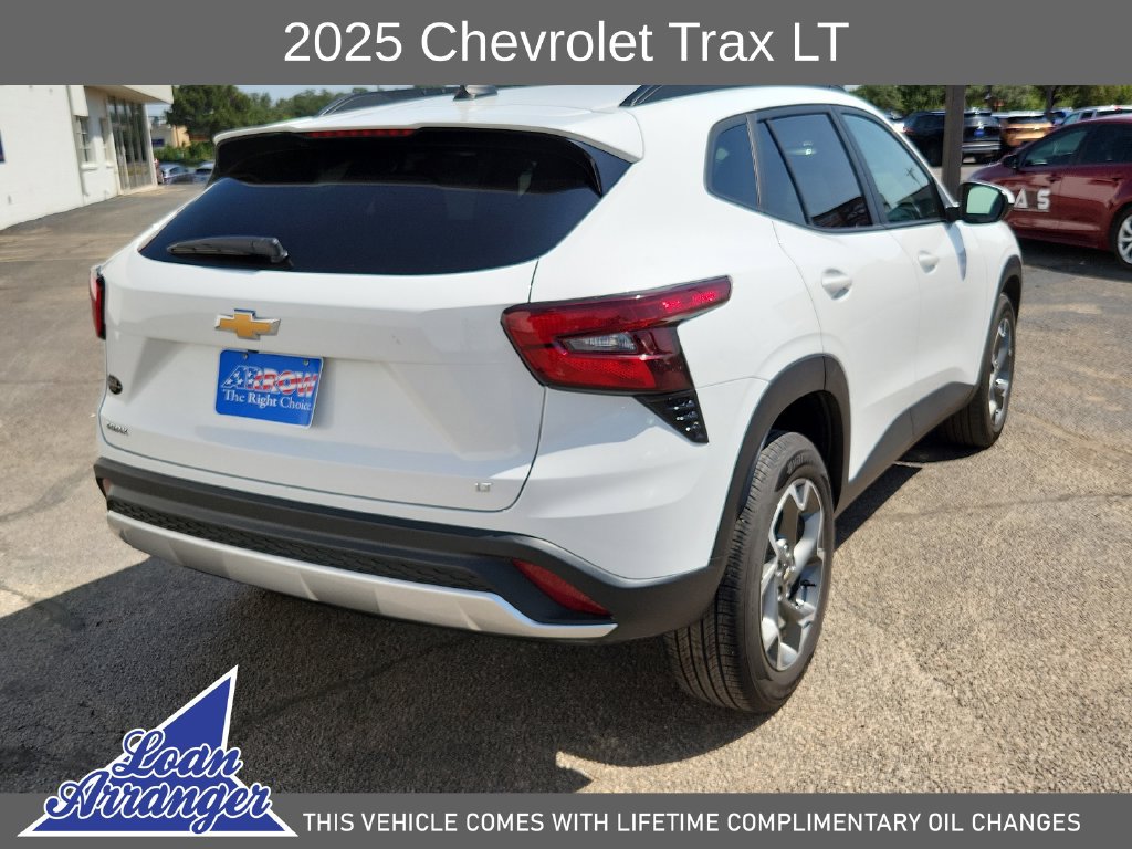 Used 2025 Chevrolet Trax LT FWD image 12