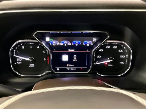Used 2021 GMC Yukon XL Denali w/ Denali Premium Package AWD/4WD image 25