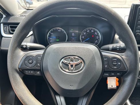 Used 2021 Toyota RAV4 LE AWD/4WD image 30