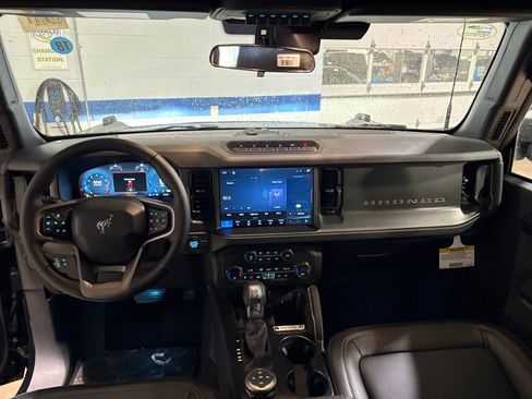 New 2026 Ford Bronco Badlands AWD/4WD image 11