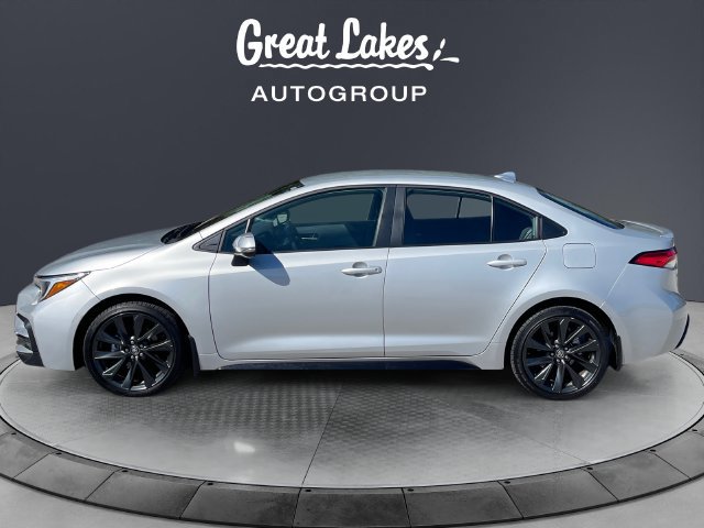 Used 2026 Toyota Corolla SE FWD image 2