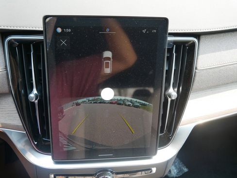 New 2026 Volvo XC90 B6 Core image 10