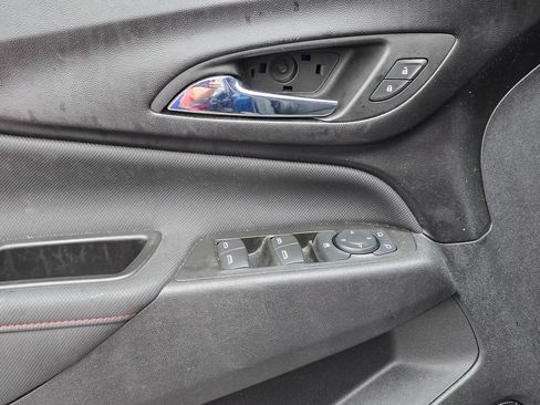 Certified 2022 Chevrolet Equinox RS w/ LPO, Floor Liner Package FWD image 9