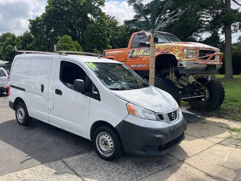 Used 2015 Nissan NV200 S w/ Cruise Control Package FWD image 2