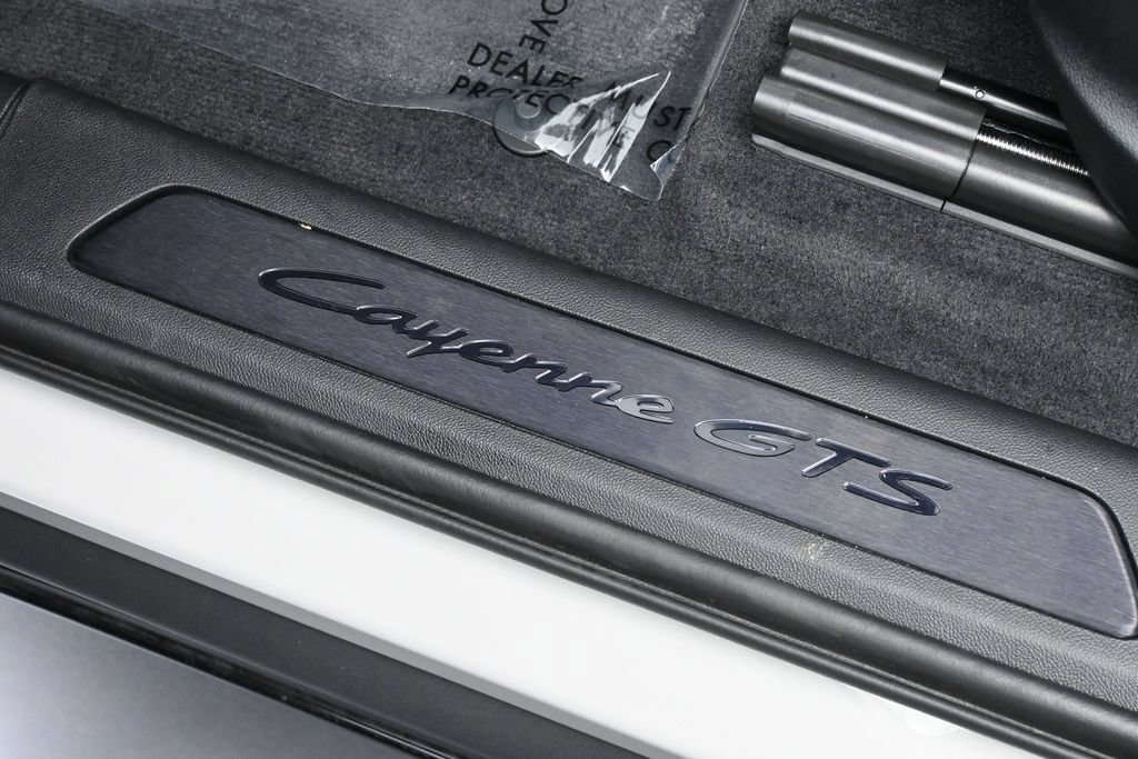 Certified 2026 Porsche Cayenne GTS AWD/4WD image 26