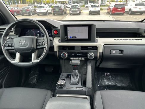 Used 2024 Toyota Tacoma TRD Off-Road image 19