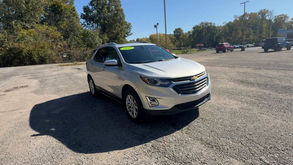 Used 2018 Chevrolet Equinox LT w/ Sun & Infotainment Package FWD image 2