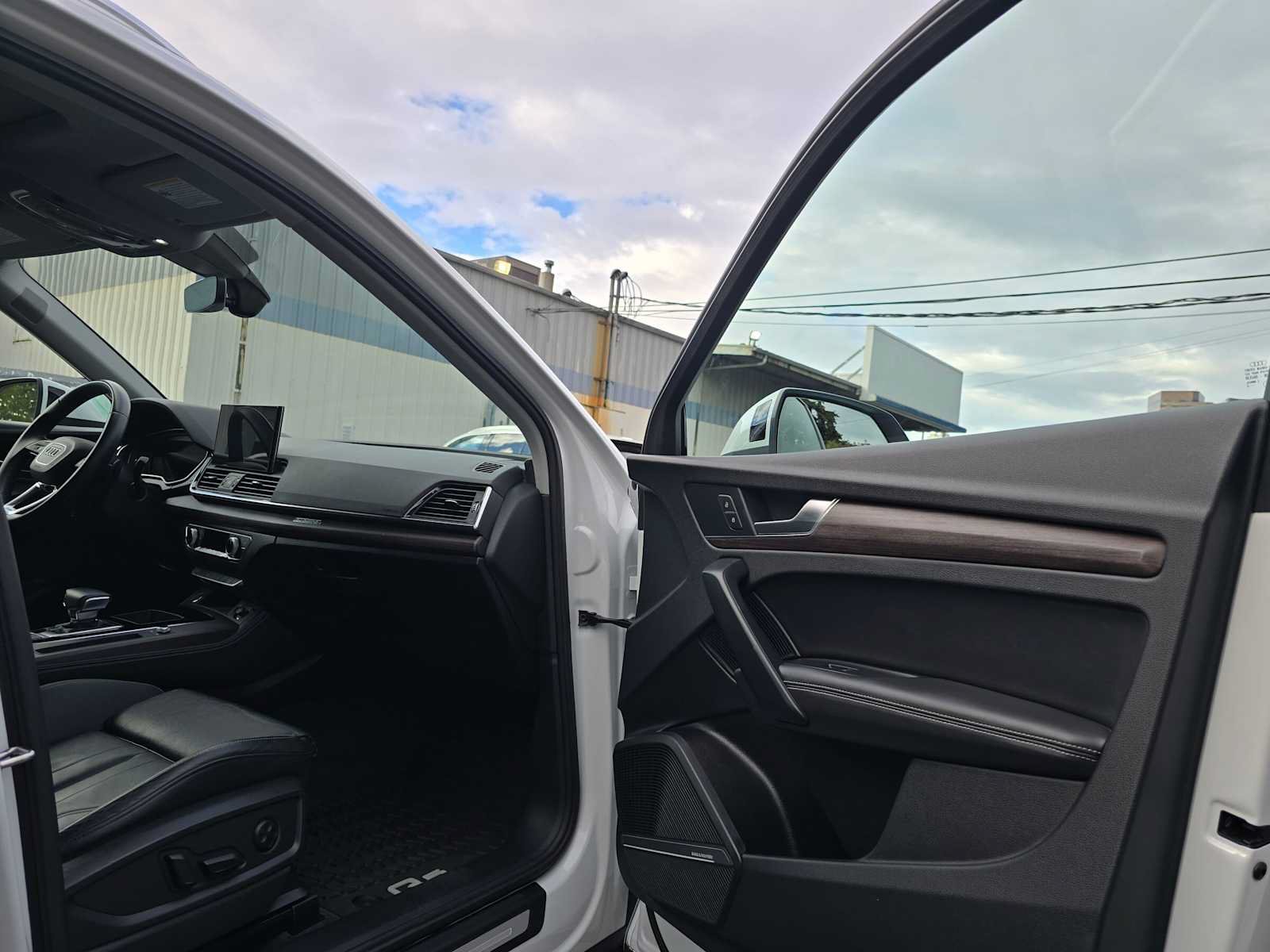 Used 2022 Audi Q5 e Premium Plus AWD/4WD image 11