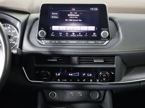 Used 2023 Nissan Rogue SV w/ SV Premium B Package FWD image 28