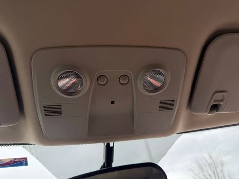 Used 2013 Chevrolet Traverse LT image 19