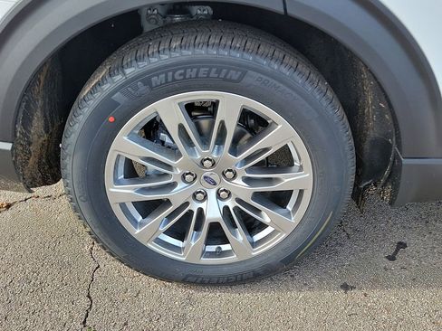 New 2026 Ford Explorer Platinum RWD image 7