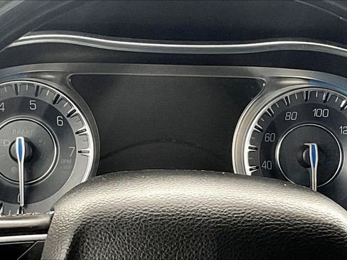 Used 2019 Chrysler 300 Limited image 19