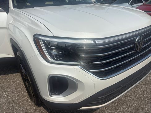 Certified 2026 Volkswagen Atlas SE w/ Panoramic Sunroof Package AWD/4WD image 24