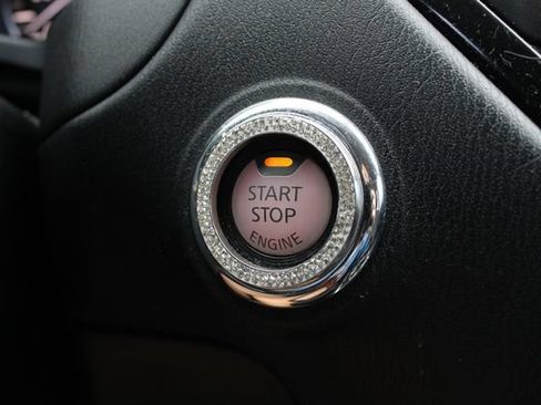 Used 2019 Nissan Pathfinder S AWD/4WD image 15