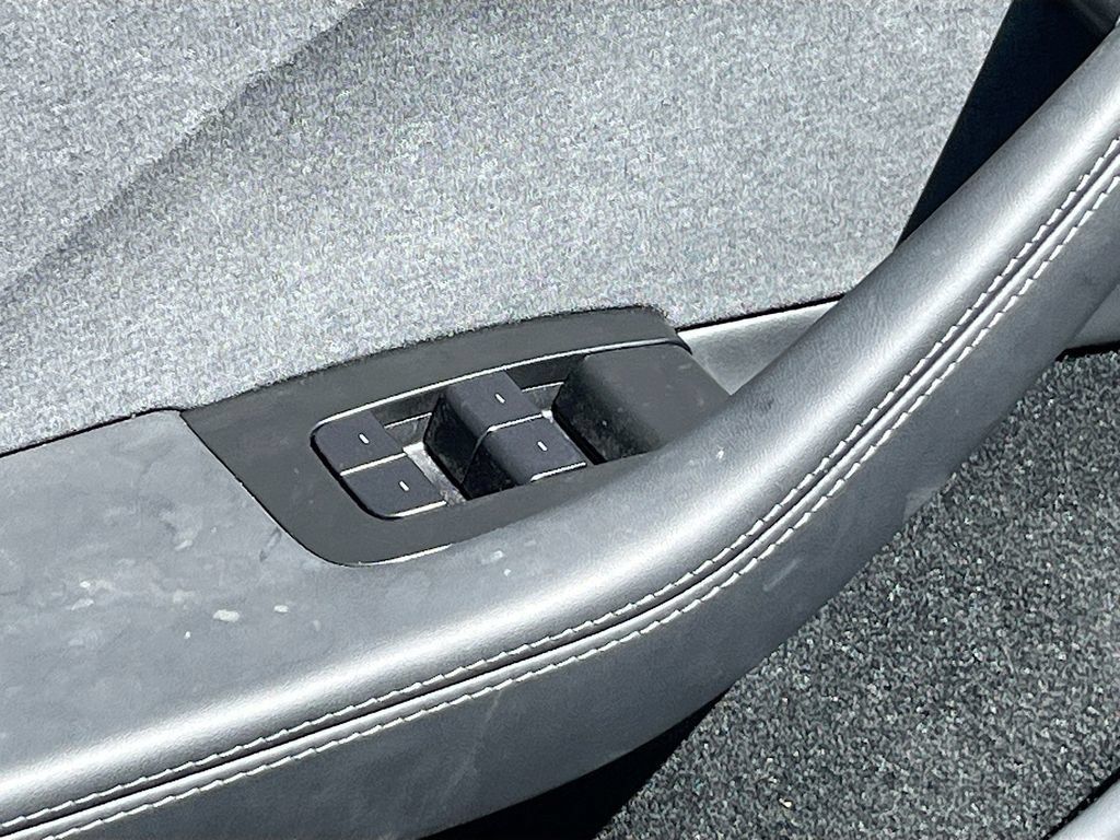 Used 2025 Tesla Model 3 Long Range RWD image 17