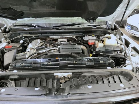 Used 2024 GMC Sierra 2500 SLT w/ SLT Premium Package image 24