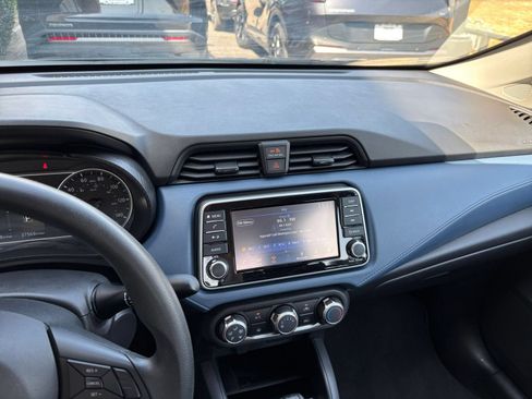 Used 2025 Nissan Versa SV FWD image 14