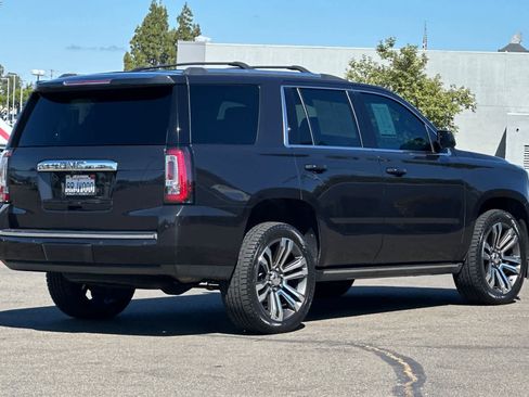 Used 2020 GMC Yukon Denali w/ Denali Premium Package AWD/4WD image 2