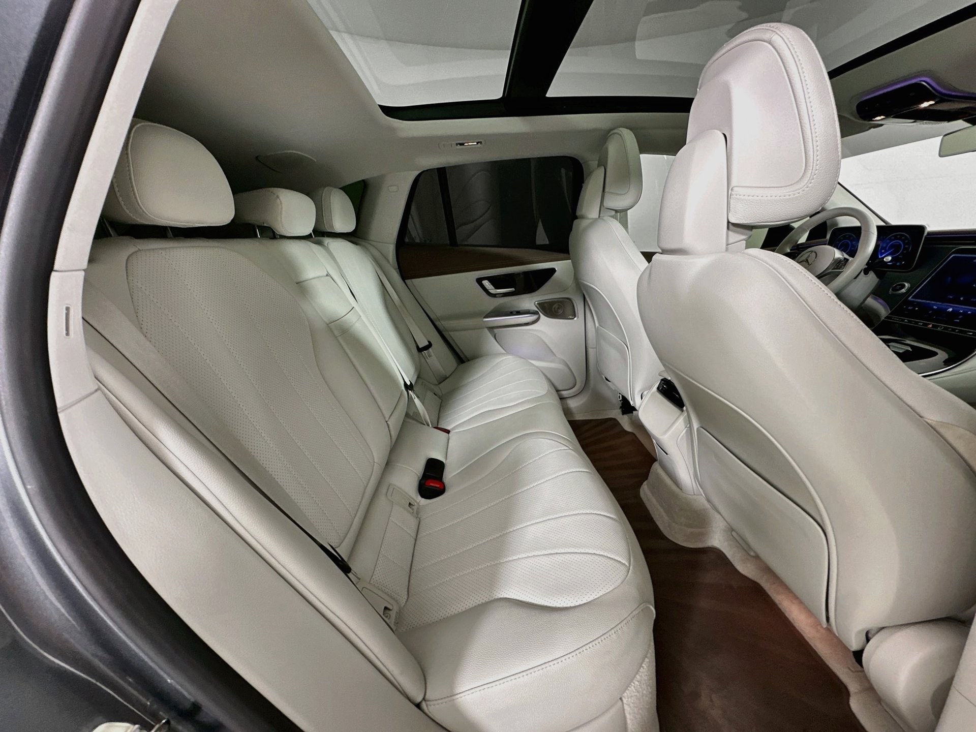 Certified 2023 Mercedes-Benz EQE 350+ SUV image 30
