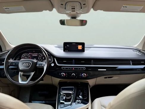Used 2017 Audi Q7 3.0T Premium Plus w/ Premium Plus Package AWD/4WD image 31