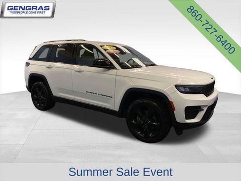 Certified 2023 Jeep Grand Cherokee Altitude AWD/4WD image 9